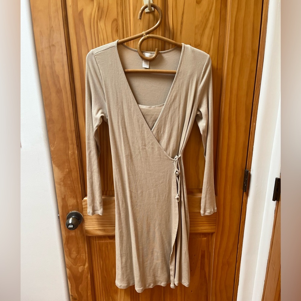 H&M ribbed nursing dress- tan
